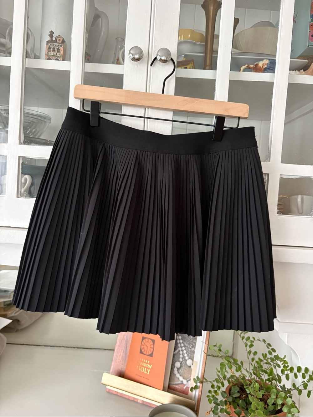Old Navy Black Pleated Tennis Skirt